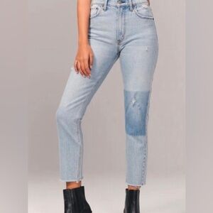 A&F Mom High Rise Ankle Jeans Light Wash Repair 28/6 Regular